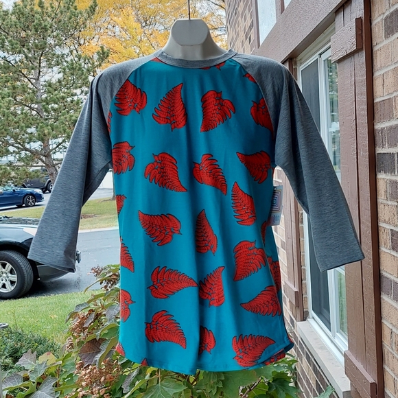 Lularoe Randy 3/4" Sleeve Tee - Picture 2 of 6
